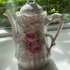 Walbrzych Vintage Tea pot with pink roses gold trim